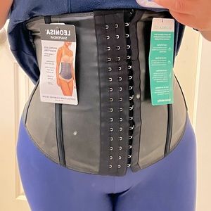 LEONISA Shapewear S